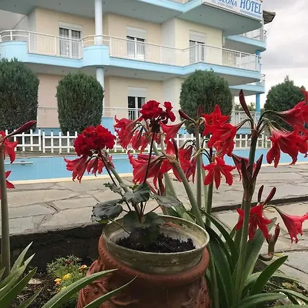 Kolona Apartman Leptokariá