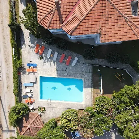 Apartment Kolona